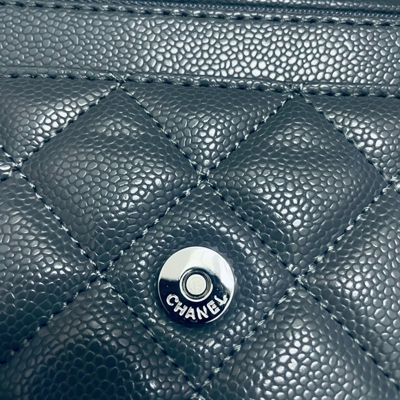 🔥CHANEL Quilted Vegan Leather Chain Crossbody sterling Gray wallet on chain - Picture 8 of 14